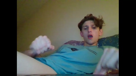barely20boy  15-02-2022